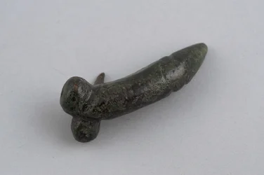 Amulette en forme de phallus (bronze)